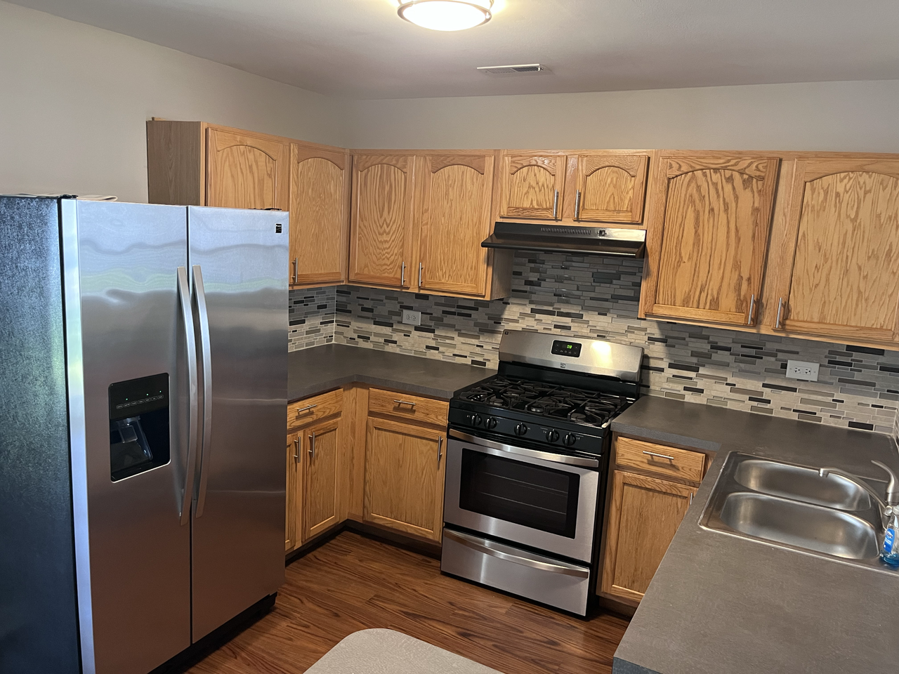 660 Four Seasons Blvd - Photo 3 of 18