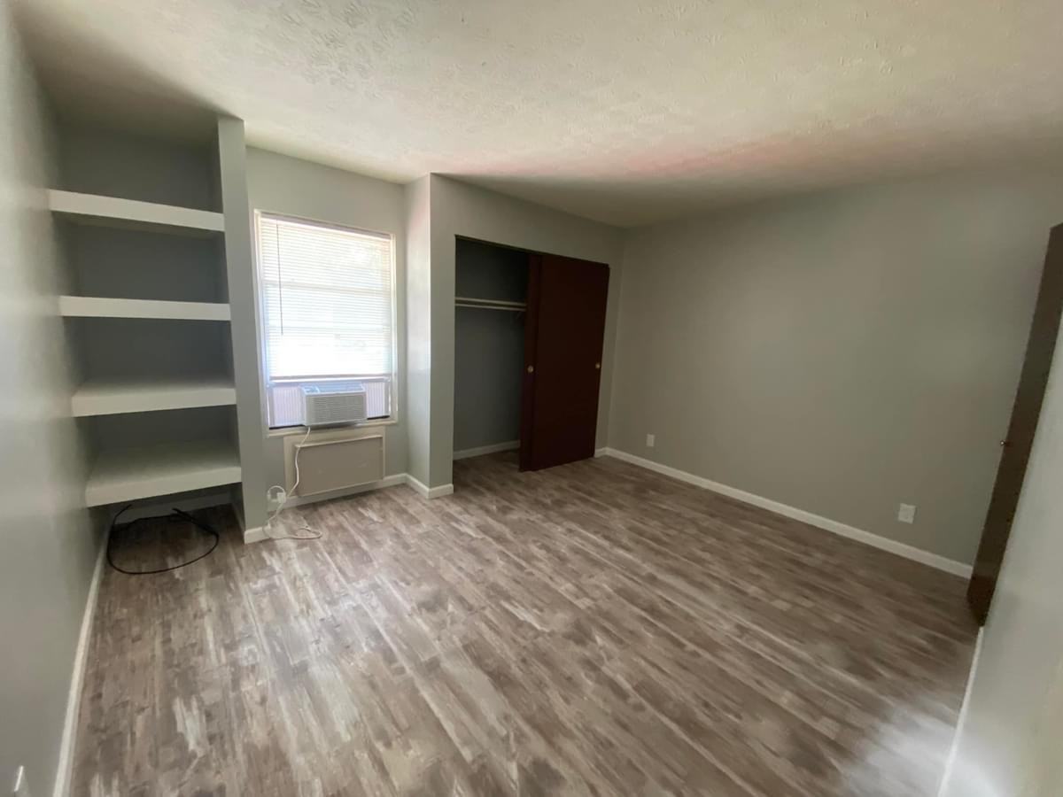 303 Forest Ln - Photo 3 of 11