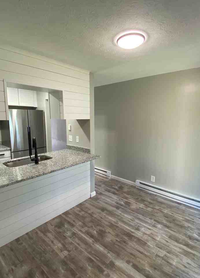 303 Forest Ln - Photo 7 of 11