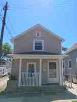 featured image of 912 Elm St