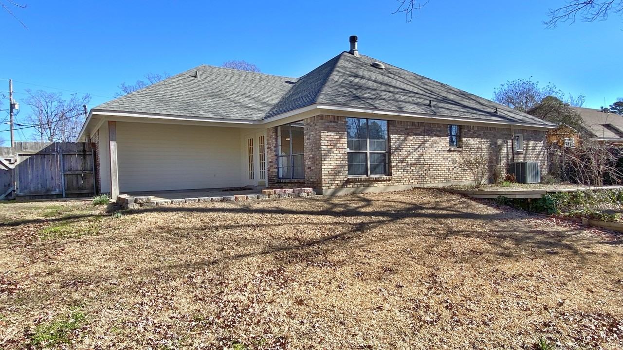 206 Stonecliff Dr - Photo 2 of 25