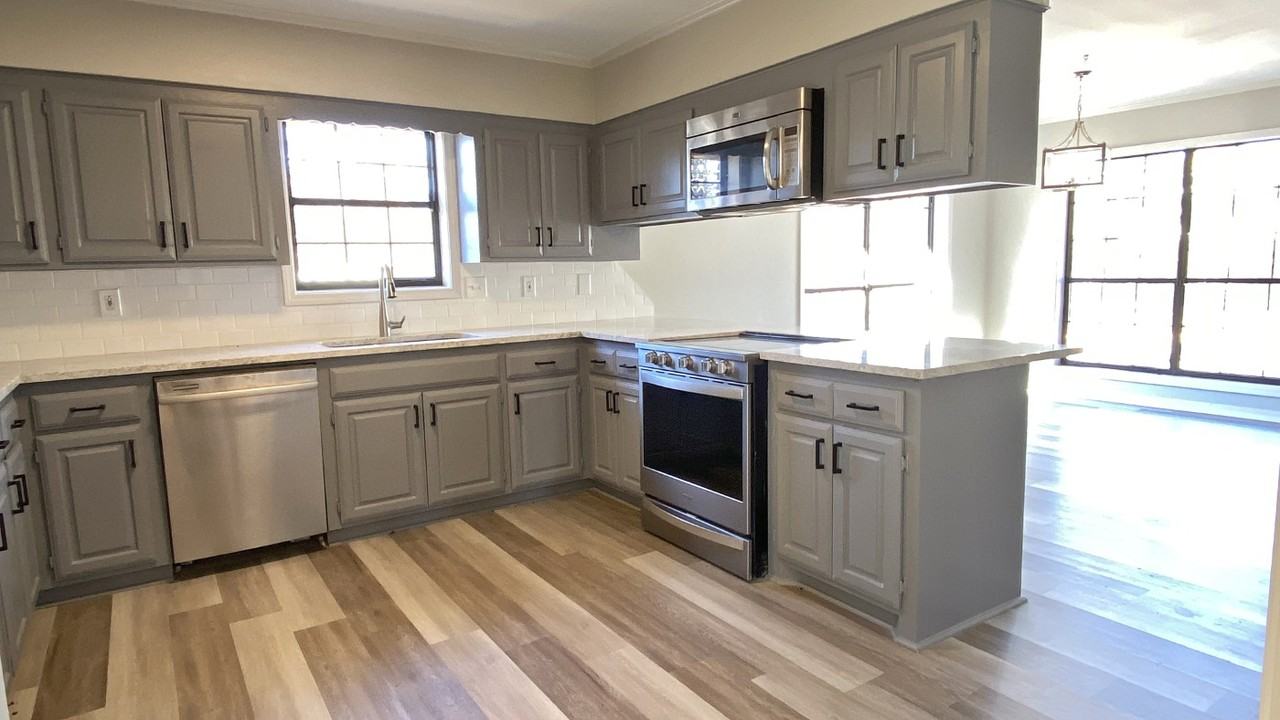 206 Stonecliff Dr - Photo 6 of 25