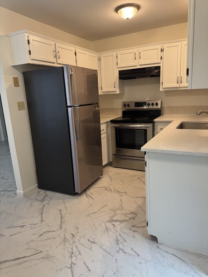7812 N Camden Ave - Photo 4 of 10