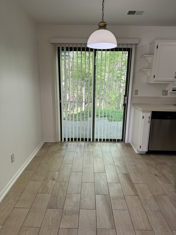 7800 N Camden Ave - Photo 3 of 13