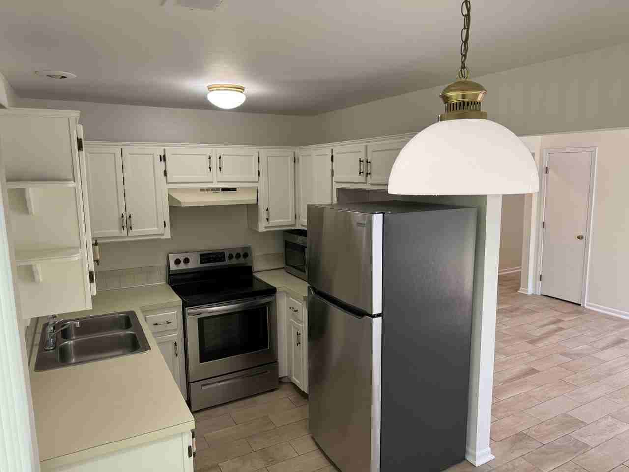 7800 N Camden Ave - Photo 4 of 13