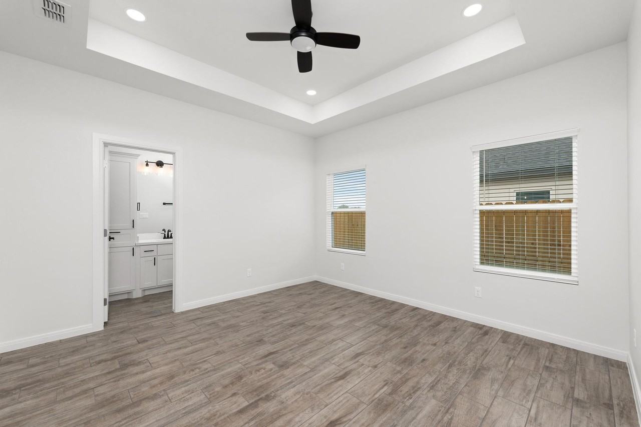 111 Hope Dr - Photo 6 of 8