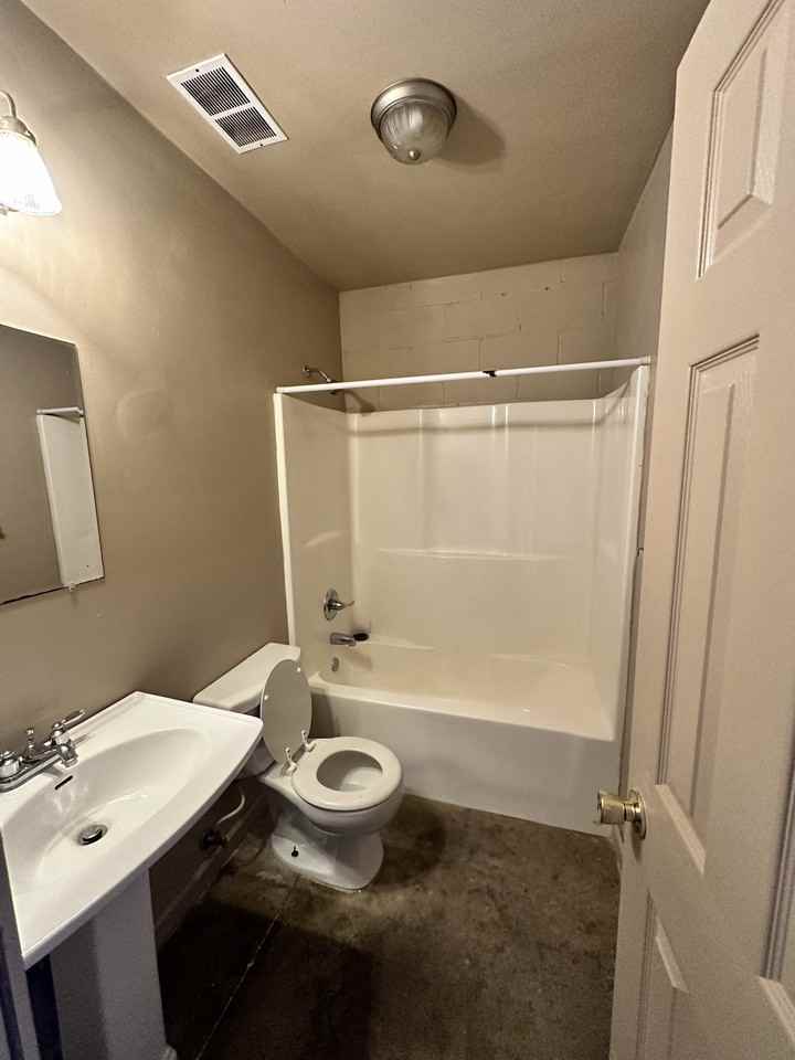 846 Shelby St #A - Photo 2 of 4