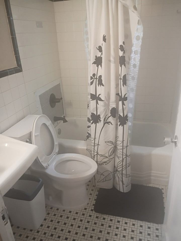 1069 Boulevard - Photo 2 of 12
