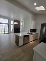 featured image of 2307 N Lincoln Ave