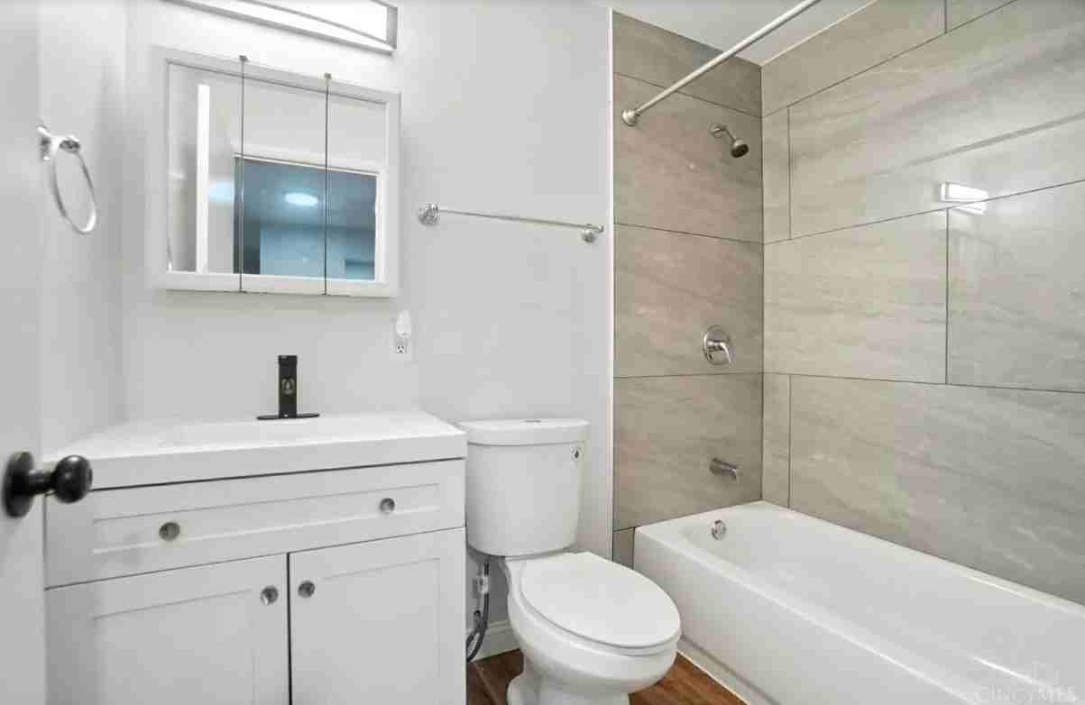 506 Main St #6 - Photo 2 of 6