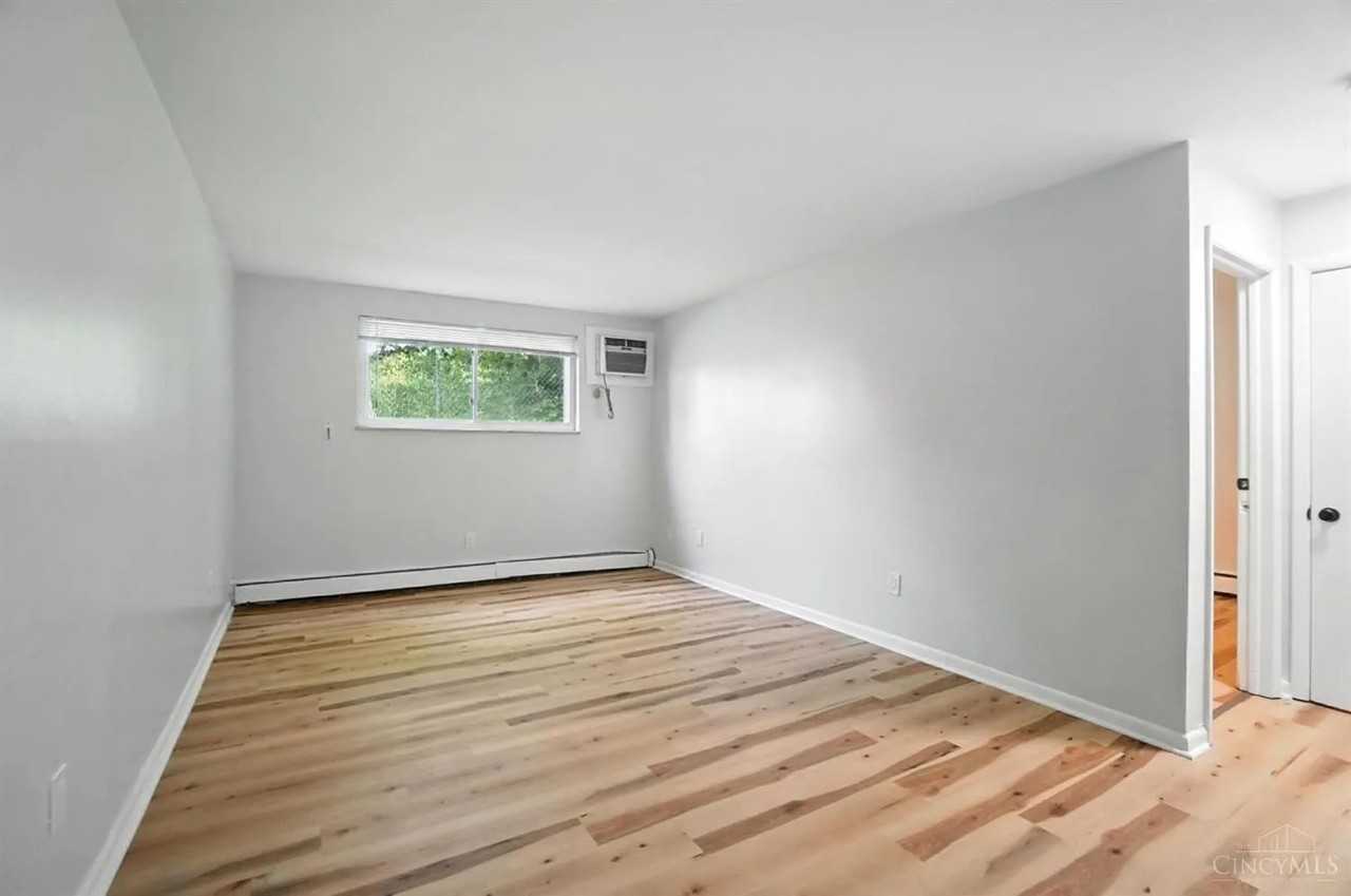 506 Main St #6 - Photo 4 of 6