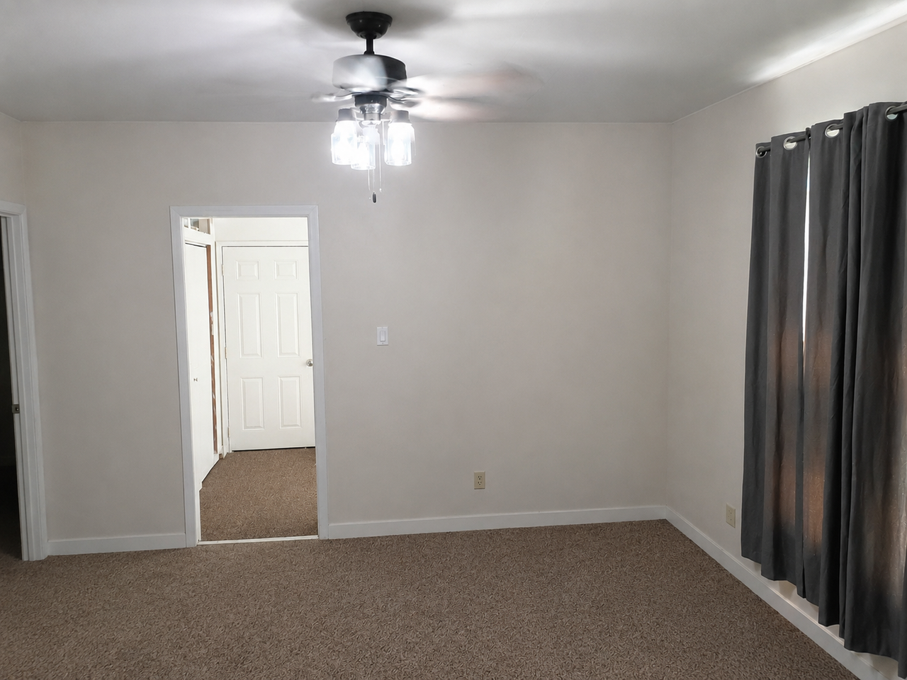606 S Main St - Photo 2 of 10