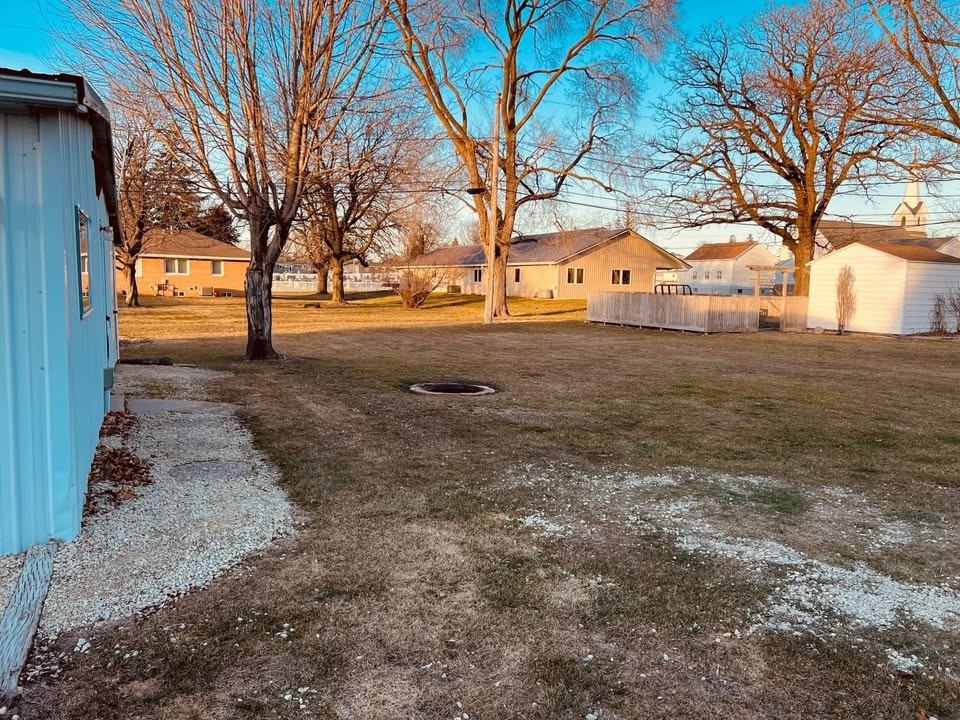 205 Forest St - Photo 7 of 14