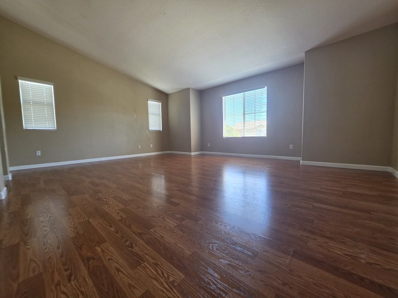 23752 Pepperleaf St - Photo 2 of 13