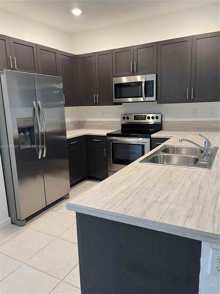 10124 Sw 228th Ter - Photo 5 of 21