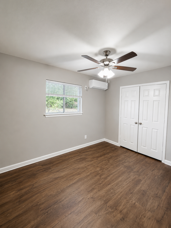 855 Broadway Ave #4 - Photo 2 of 3