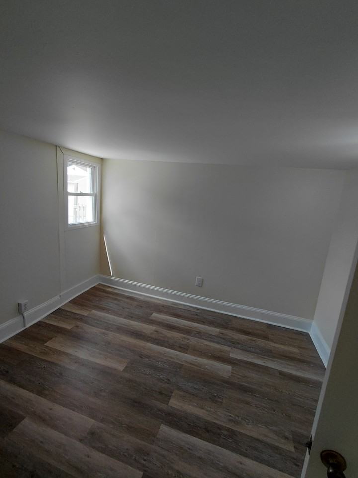 317 S Main St #4 - Photo 5 of 24