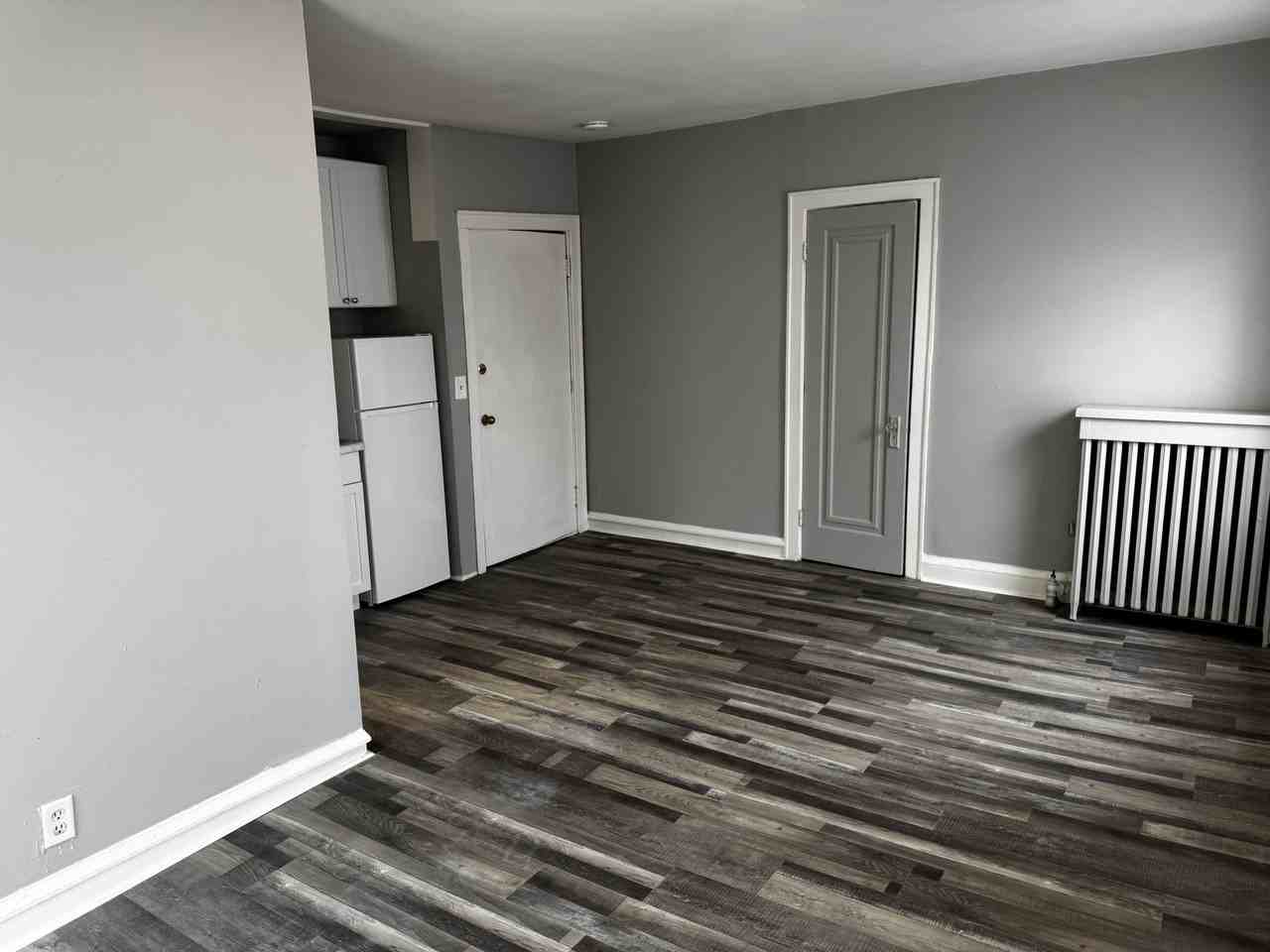 3032 W Pierce St #11 - Photo 6 of 9