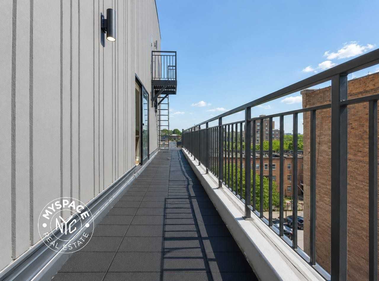 717 Dekalb Ave #5B - Photo 7 of 9