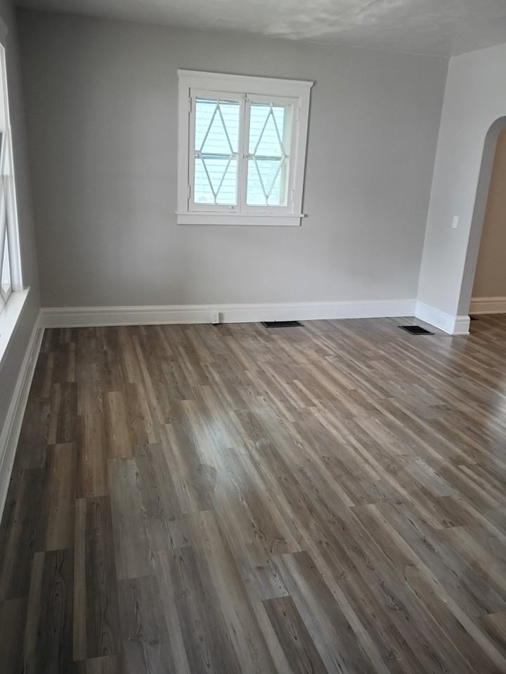 2465 Lawton Ave - Photo 6 of 19