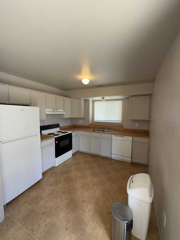 1161 Mazatlan Cir #C - Photo 3 of 10