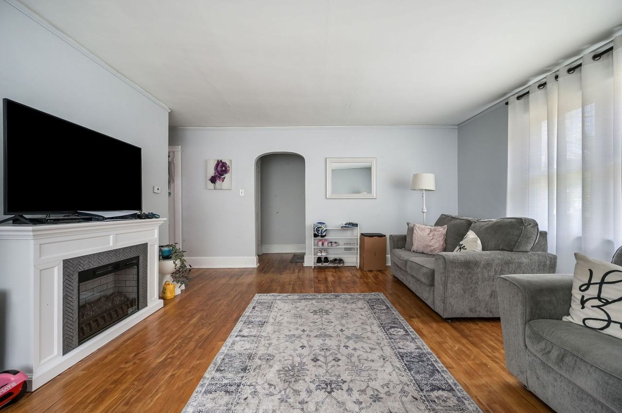 P&I-212 American Avenue #1 - Photo 4 of 10