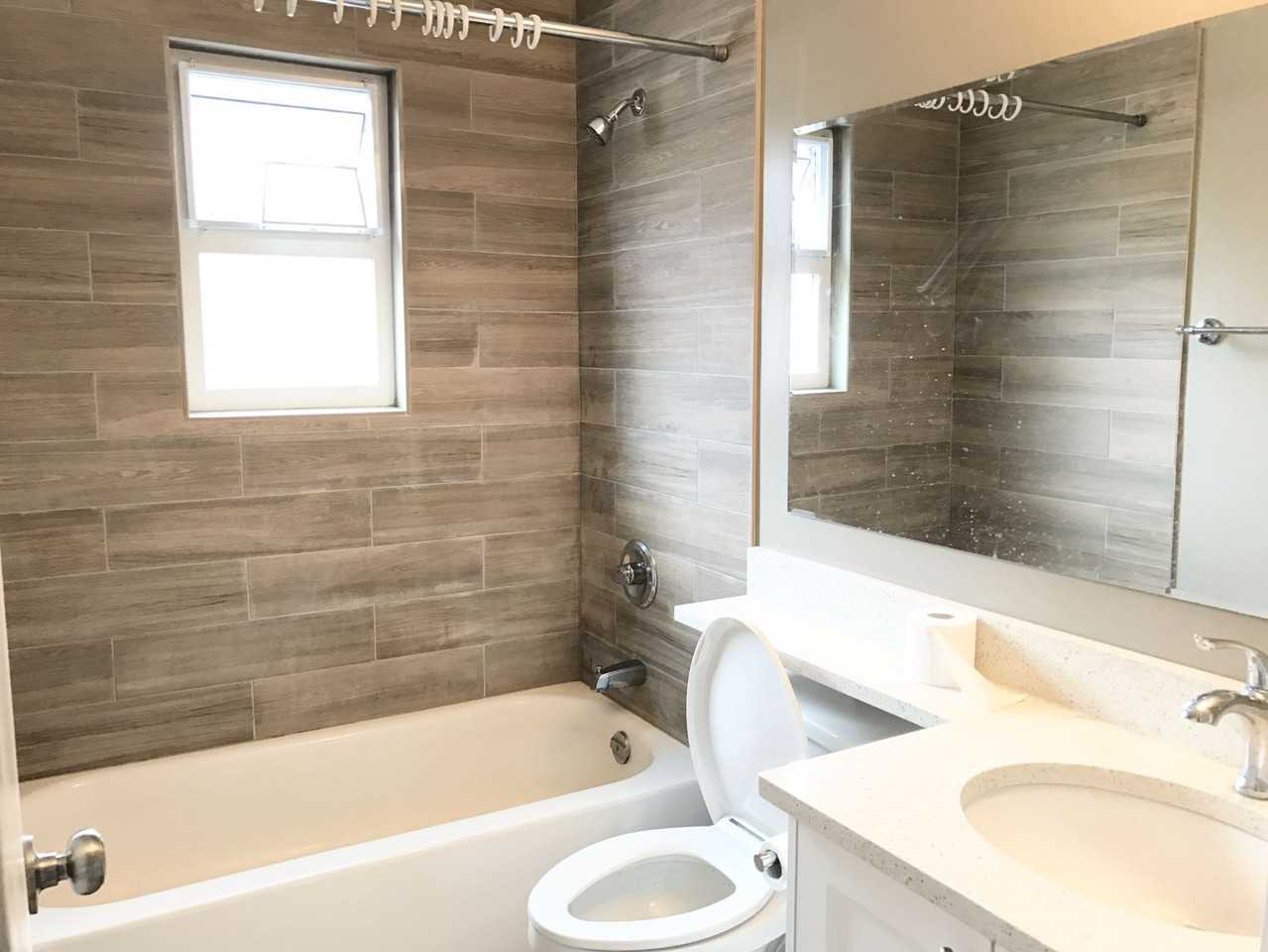 10135 131 Street #5 - Photo 4 of 7