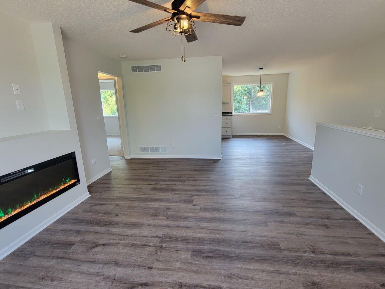 6984 91st St Ne #1 - Photo 4 of 18