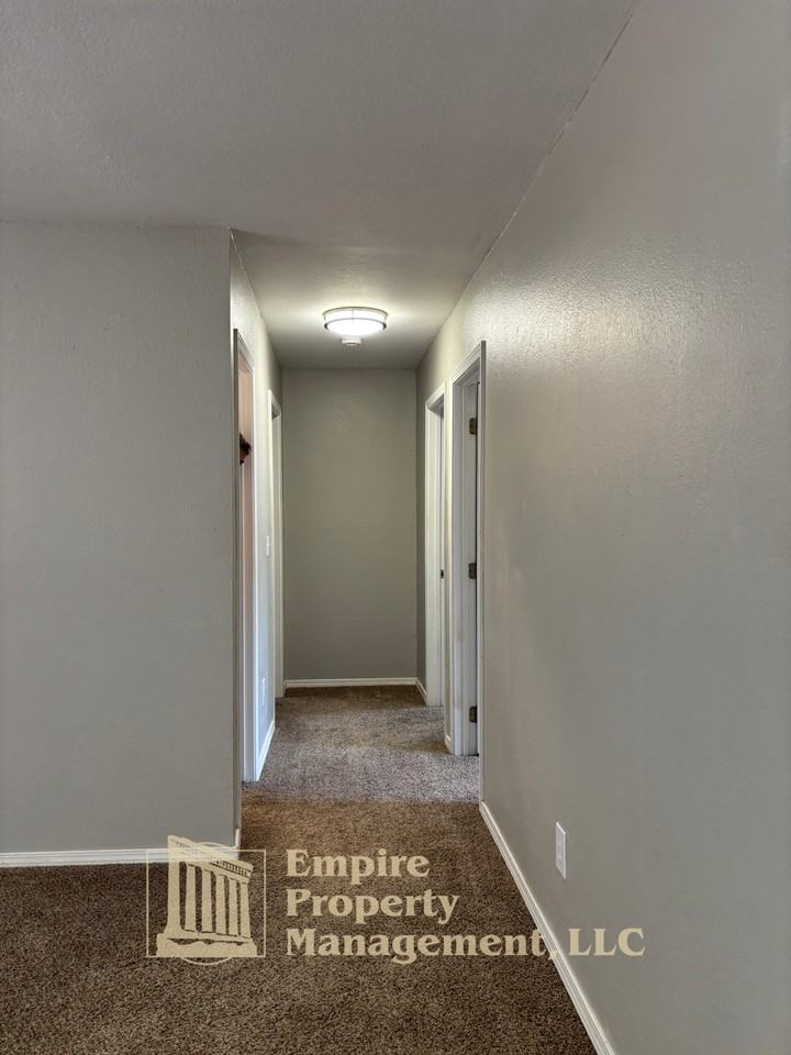 1012 Larch St - Photo 7 of 14