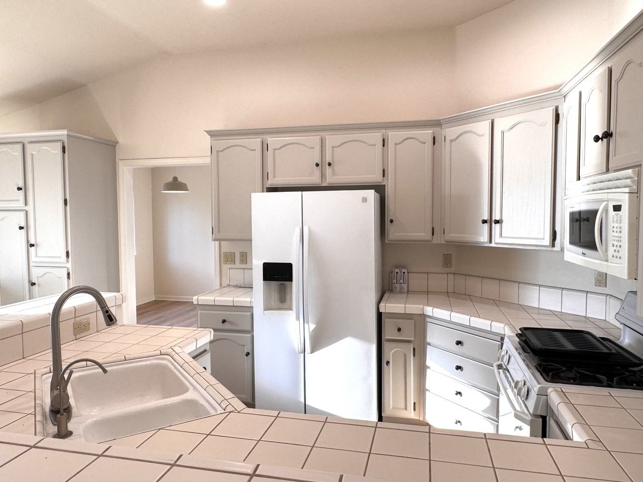 146 Northridge Dr #1 - Photo 6 of 46