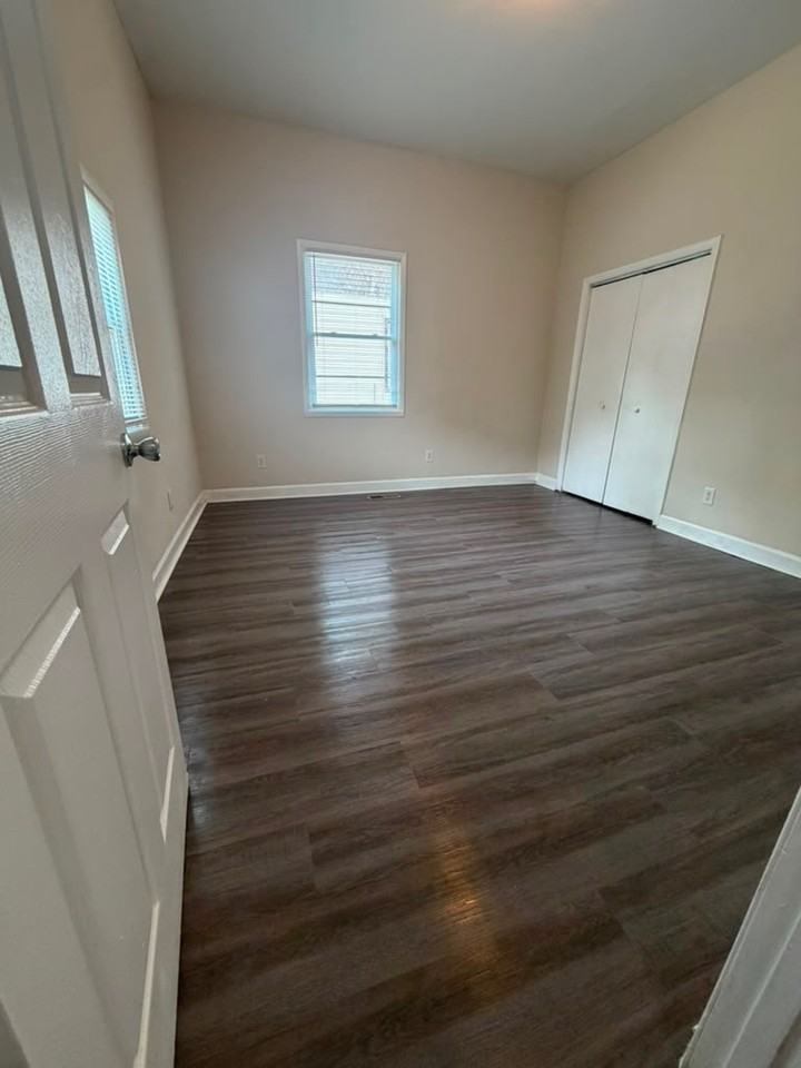910 Chicamauga Ave #1 - Photo 2 of 7