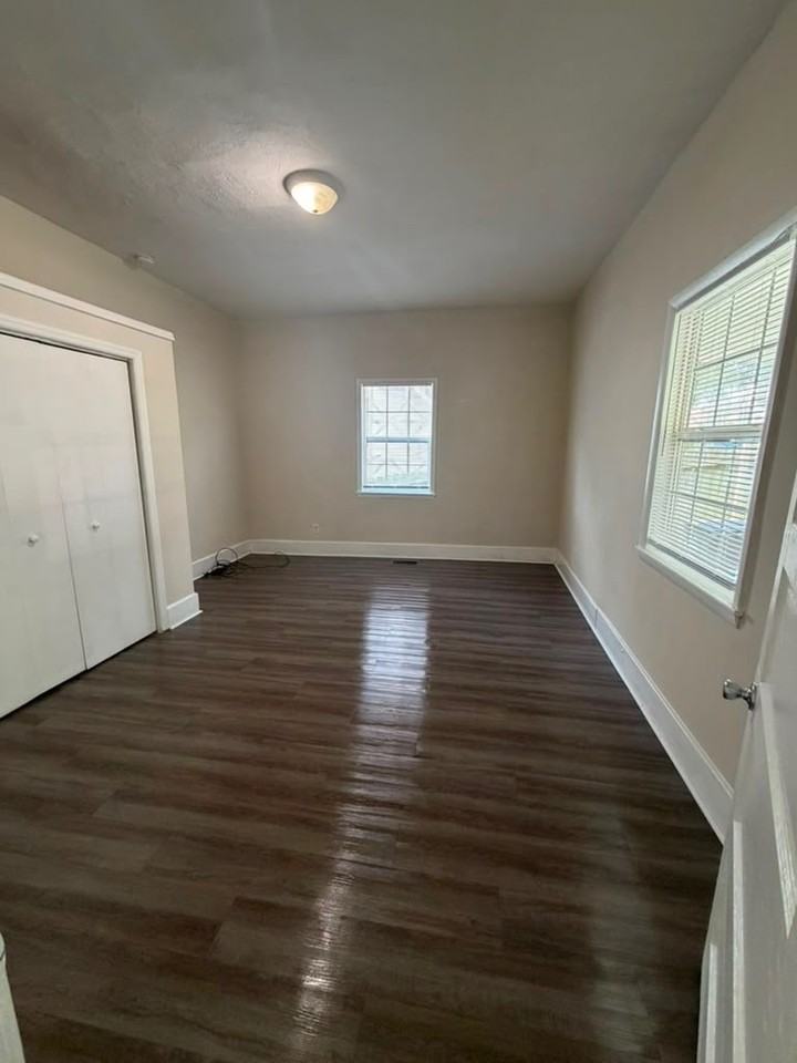 910 Chicamauga Ave #1 - Photo 3 of 7