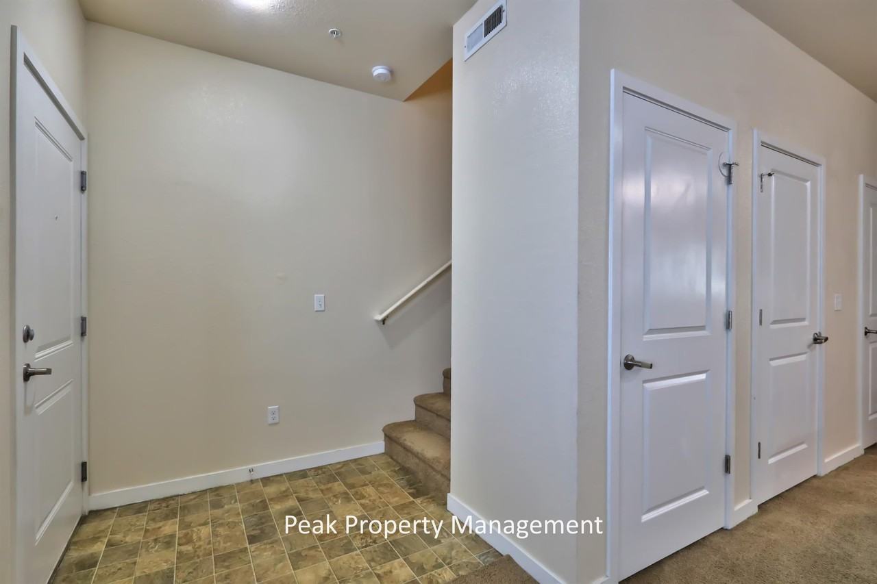411 1st Ave N - Photo 3 of 21