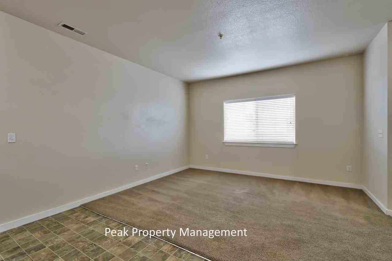 411 1st Ave N - Photo 6 of 21