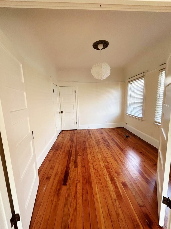 823 Apgar St #1 - Photo 5 of 23