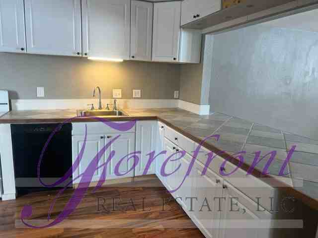 428 N Jackson St #1 - Photo 6 of 7
