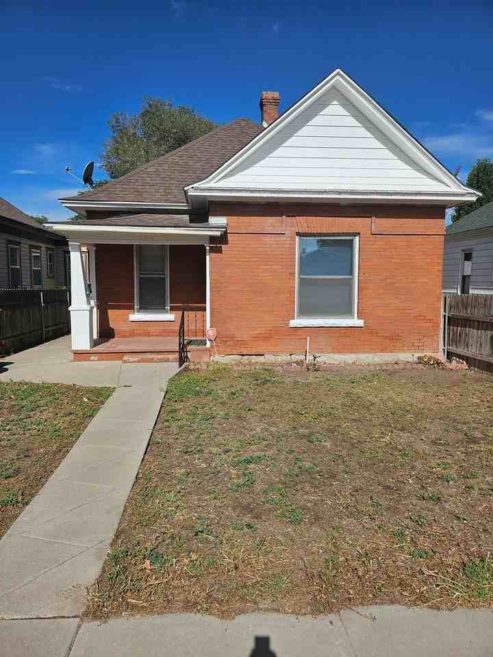 1223 Claremont Ave