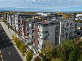 featured image of 2410 33 Ave Sw