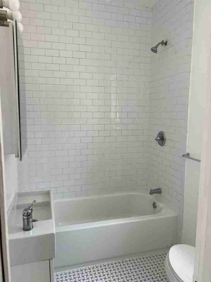 480 Ne 162nd St #480 - Photo 7 of 10