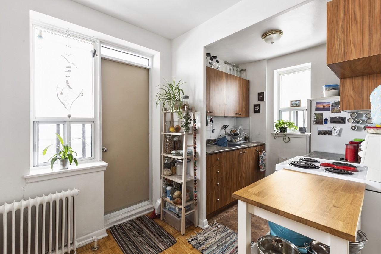 149 St. George - Photo 5 of 6