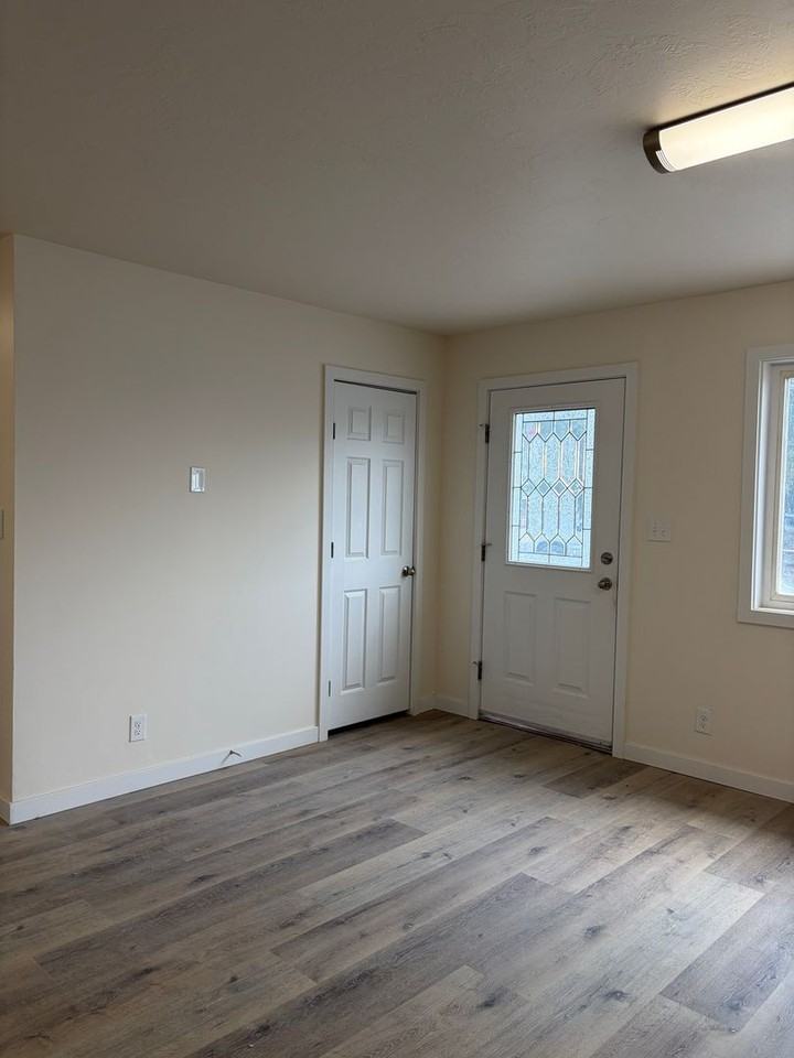 1723 Osterloh Ave - Photo 2 of 10