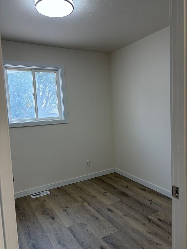 1723 Osterloh Ave - Photo 6 of 10