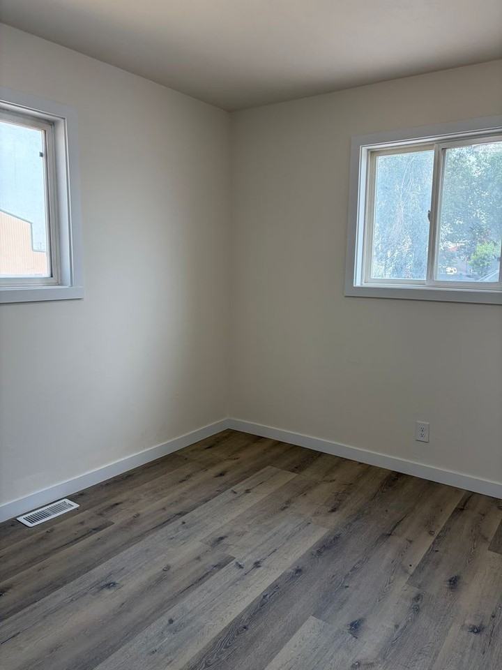 1723 Osterloh Ave - Photo 7 of 10