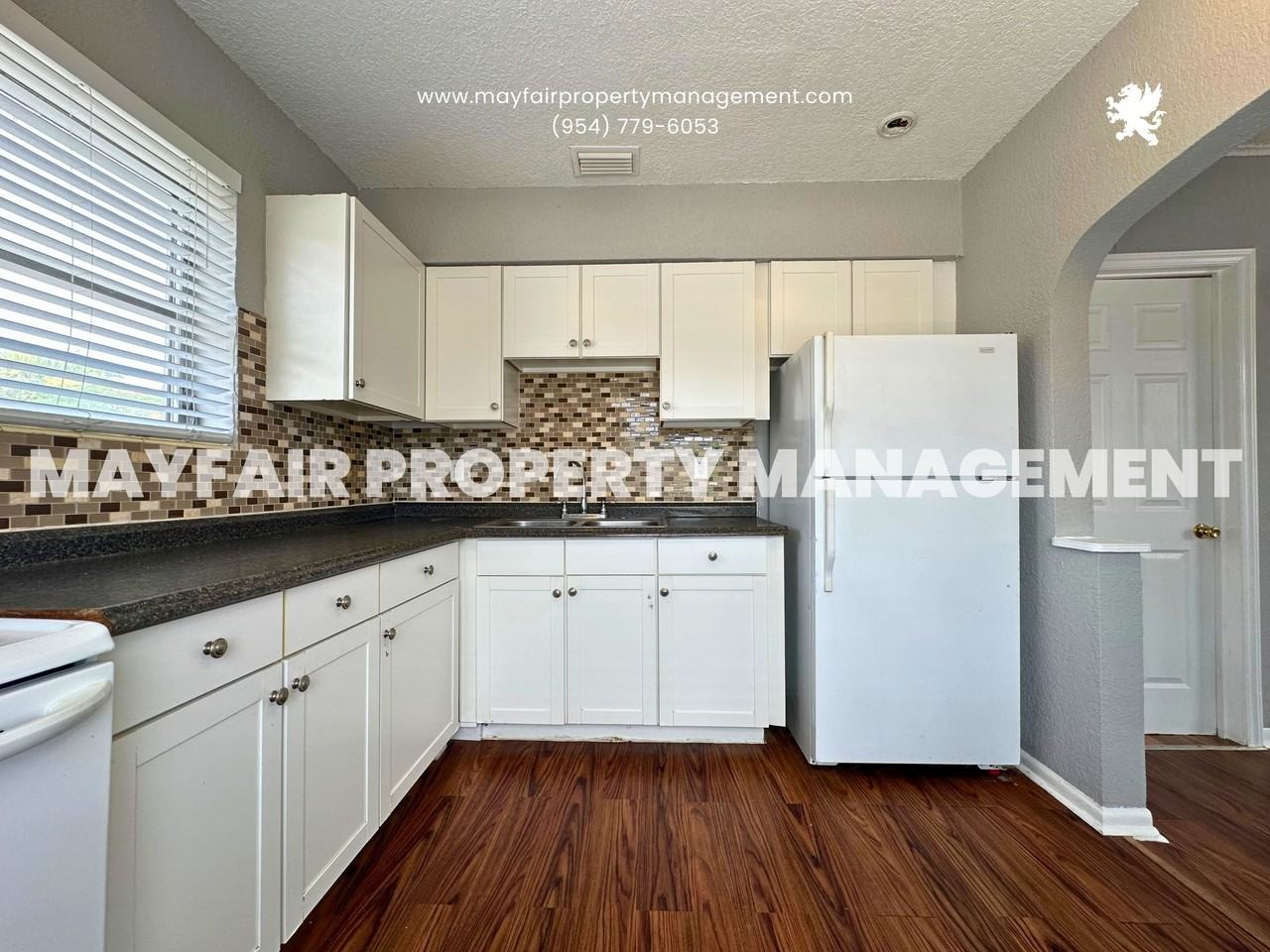 306 2nd Ave S #10 - Photo 3 of 18