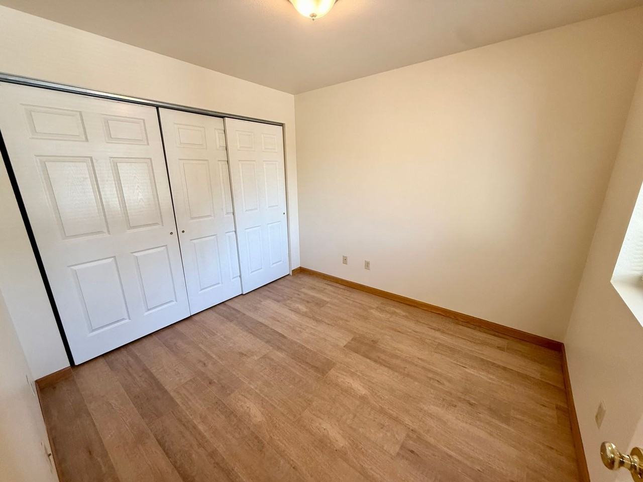 816 S College Ave - Photo 5 of 25