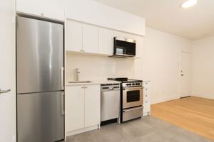 featured image of 28 Maynard Ave