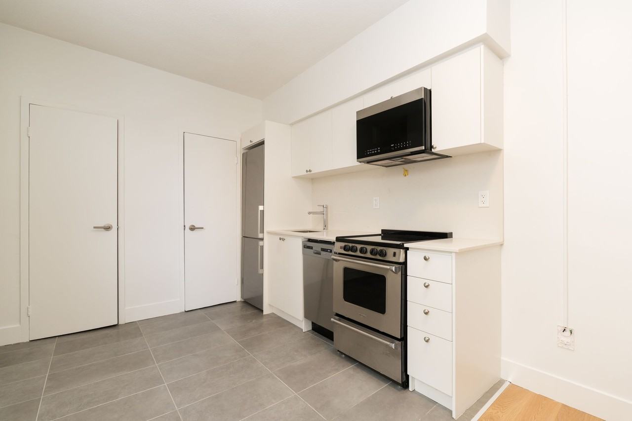 28 Maynard Avenue - Photo 4 of 41