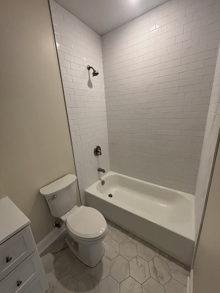 11116 Front St #202 - Photo 3 of 11