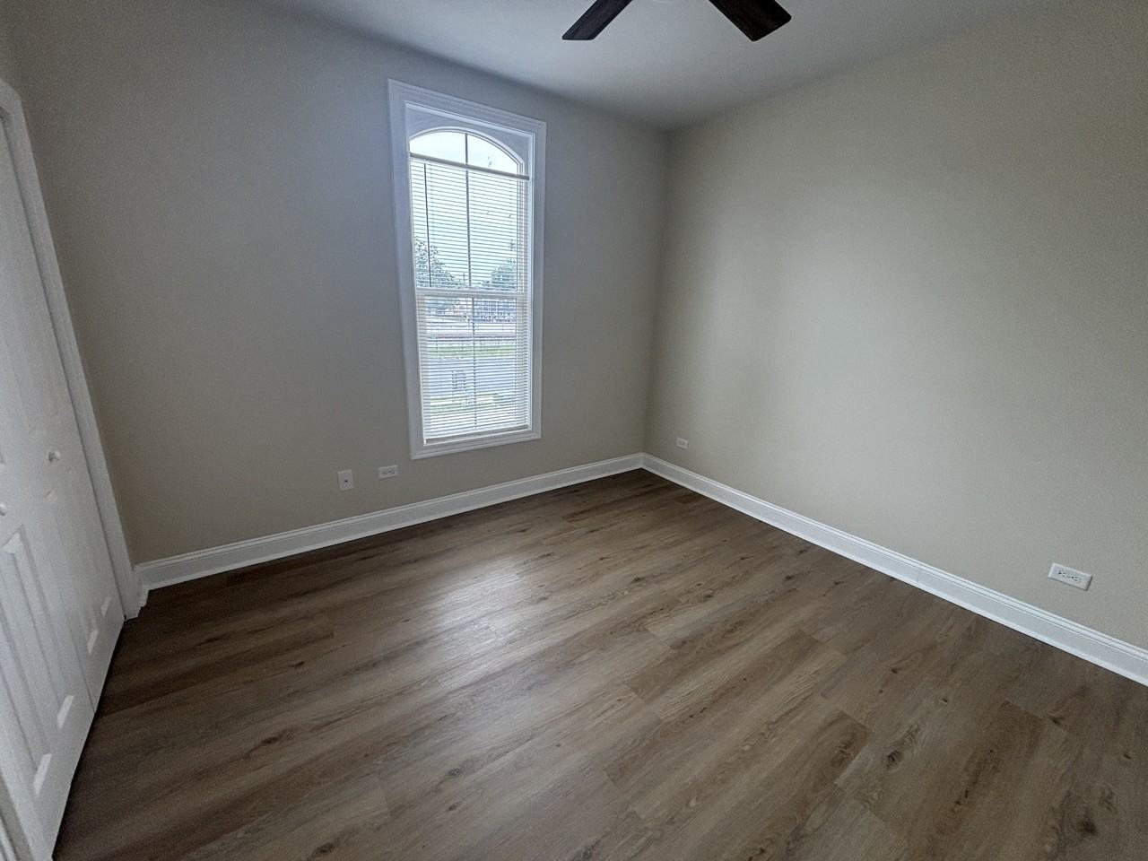 11116 Front St #202 - Photo 6 of 11