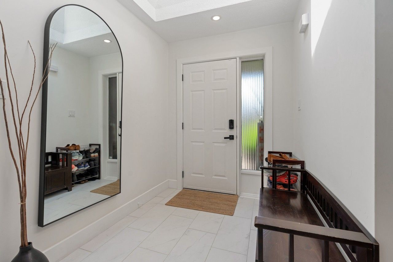 145 Shirley Ave, Barrie, ON L4N 6E6, Canada - Photo 4 of 40